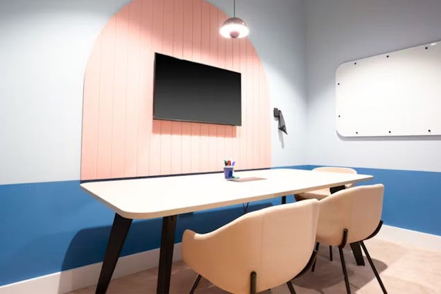 Runway East Birmingham - Chomp Meeting Room