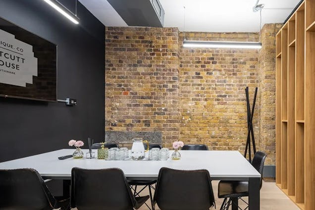 The Boutique Workplace Company - Notcutt House Meeting Room