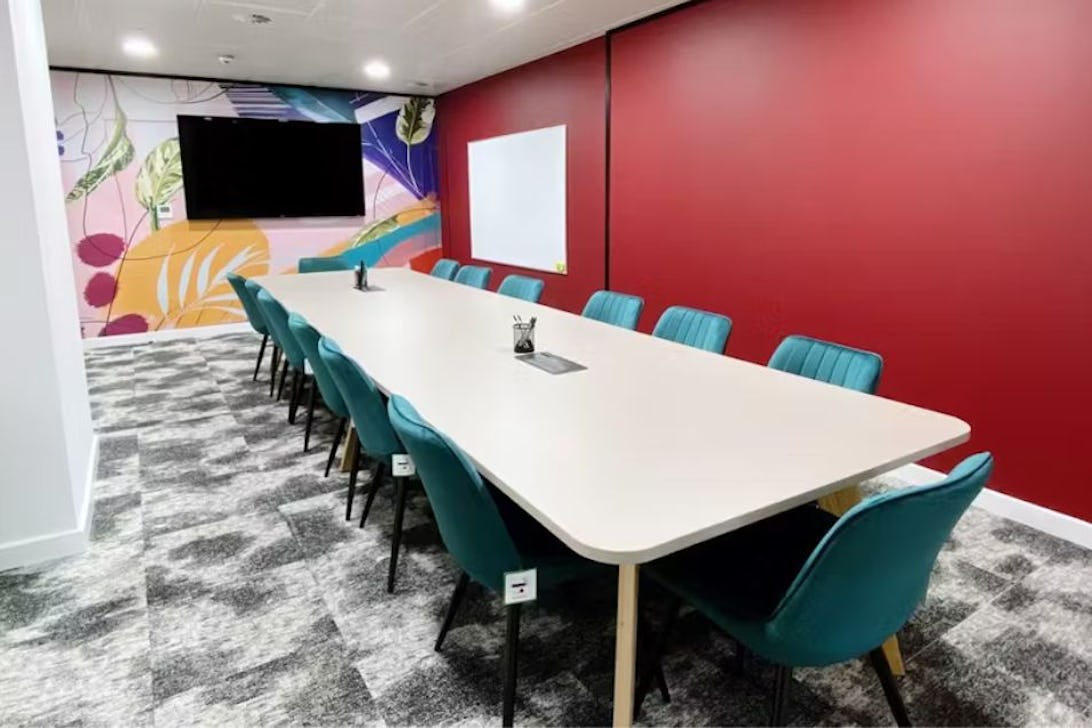 https://www.datocms-assets.com/46385/1757084031-httpsloveyourworkspace-co-uk-35.jpg?auto=format&fit=max&q=50&w=1092