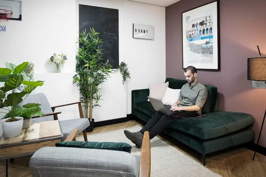 https://www.datocms-assets.com/46385/1757676395-httpsloveyourworkspace-co-uk-51.jpg?auto=format&fit=max&q=50&w=1092