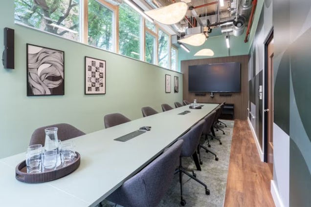 Runway East Borough High Street - Dorrit Meeting Room