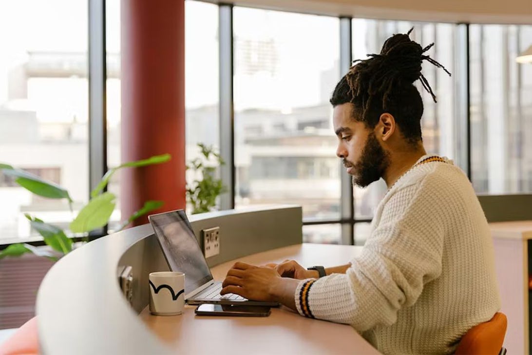 https://www.datocms-assets.com/46385/1757688630-httpsloveyourworkspace-co-uk-73.jpg?auto=format&fit=max&q=50&w=1092