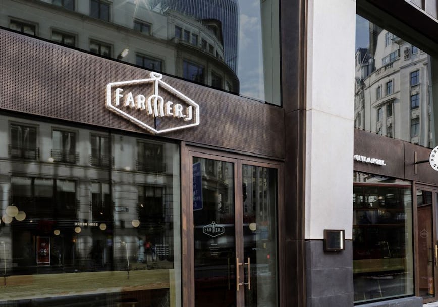 https://www.datocms-assets.com/46385/1758796476-best-offices-in-soho-example-2025-09-25t113430-237.jpg?auto=format&fit=max&q=50&w=868