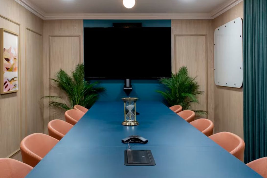 https://www.datocms-assets.com/46385/1760349732-httpsloveyourworkspace-co-uk-97.jpg?auto=format&fit=max&q=50&w=1092