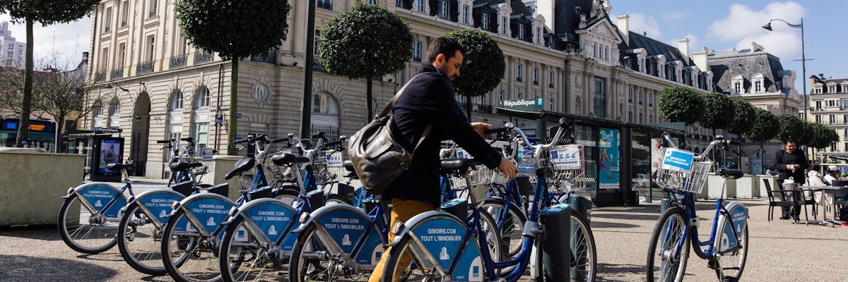 Bornes de vélos en libre-service en ville