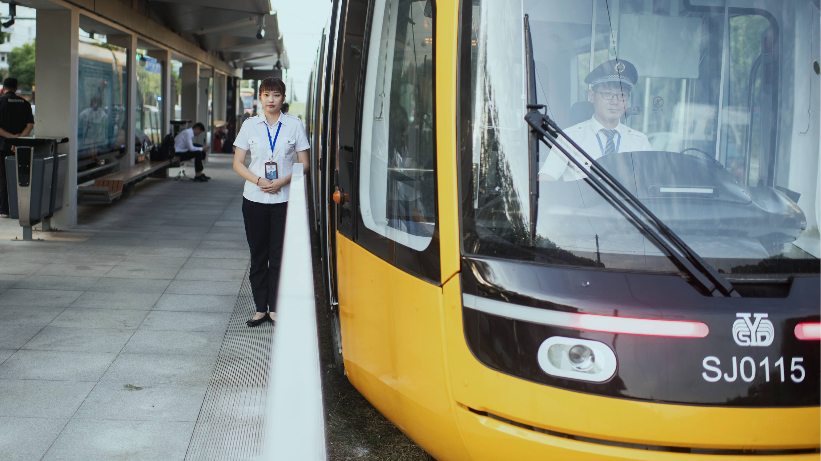 un arrêt de tramway en Chine