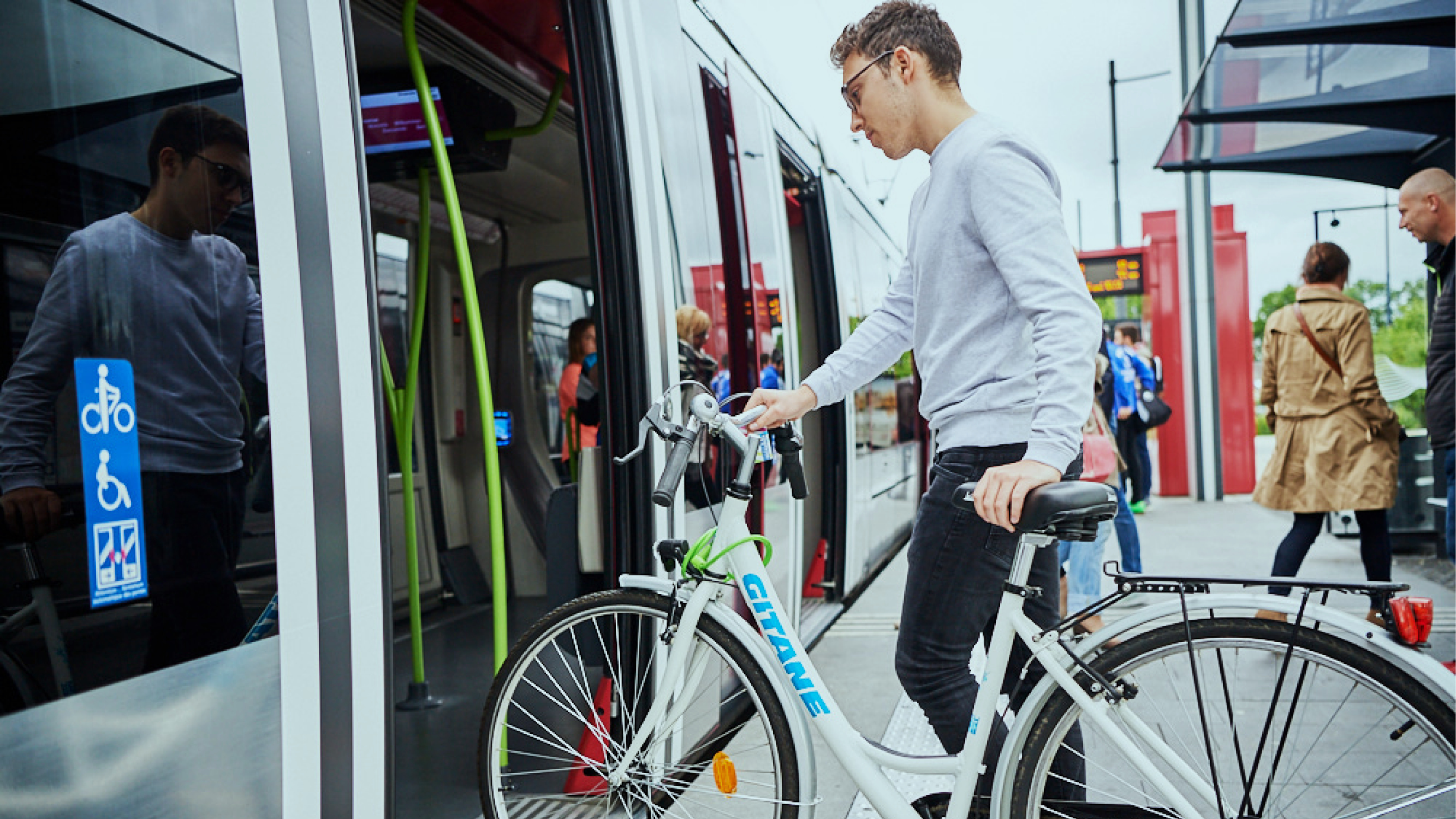 promote travel by bicycle and tram