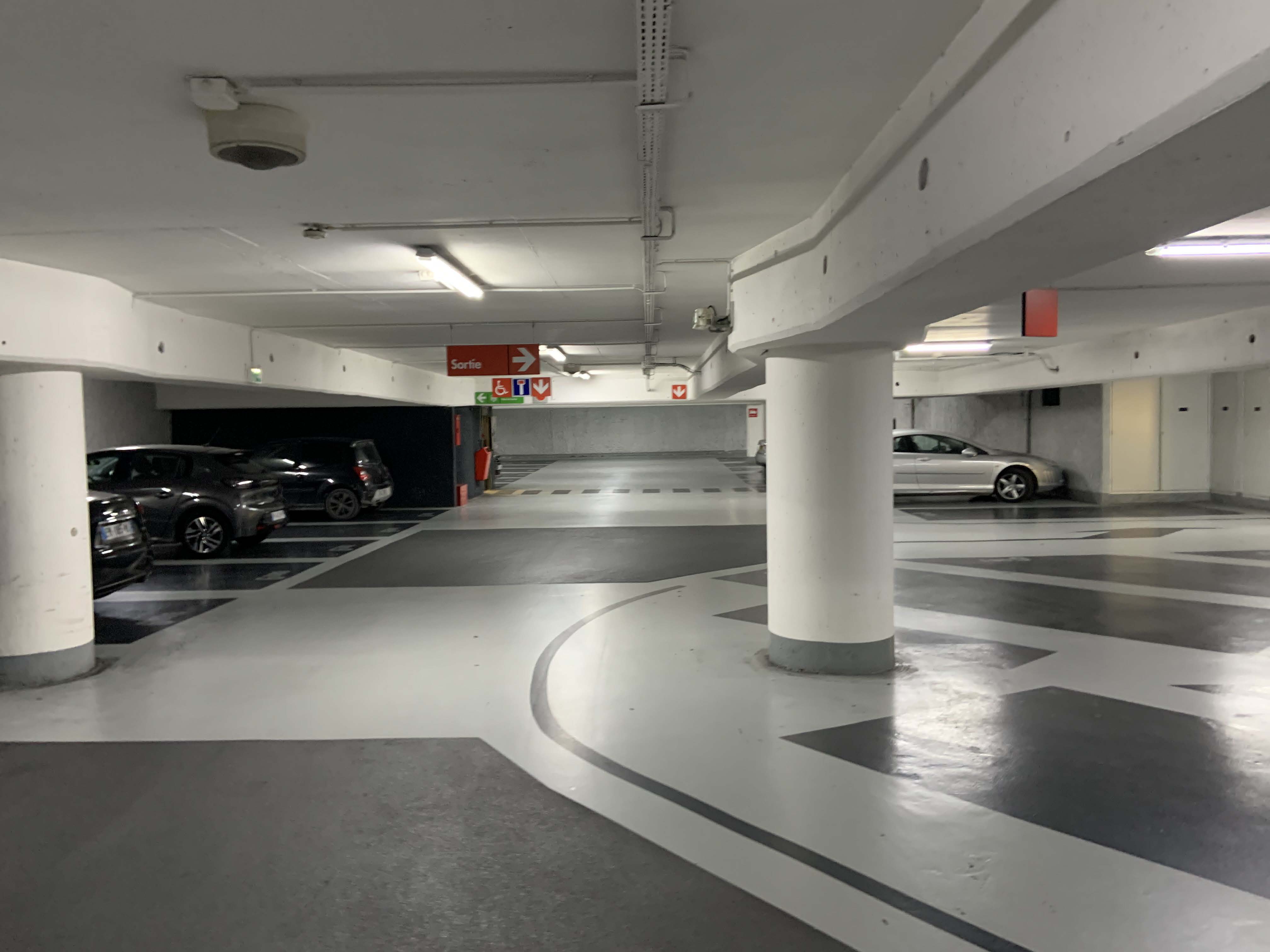 Photo d'un parking sous-terrain