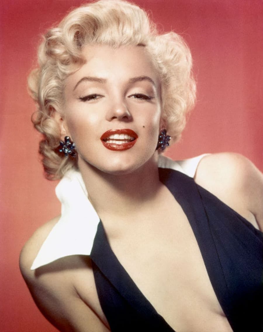 ESTA é a rotina de beleza da vida real de Marilyn Monroe de 1959, e aqui  estão as instruções para a rotina!