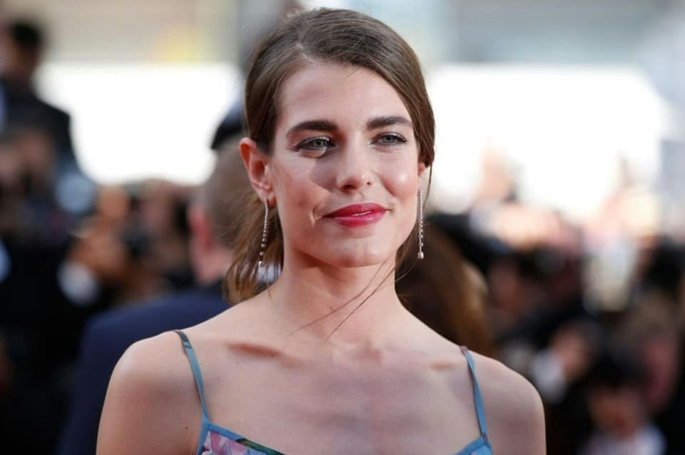 Kelly Neta Grace Kelly: neta adia casamento pois noivo não consegue se divorciar