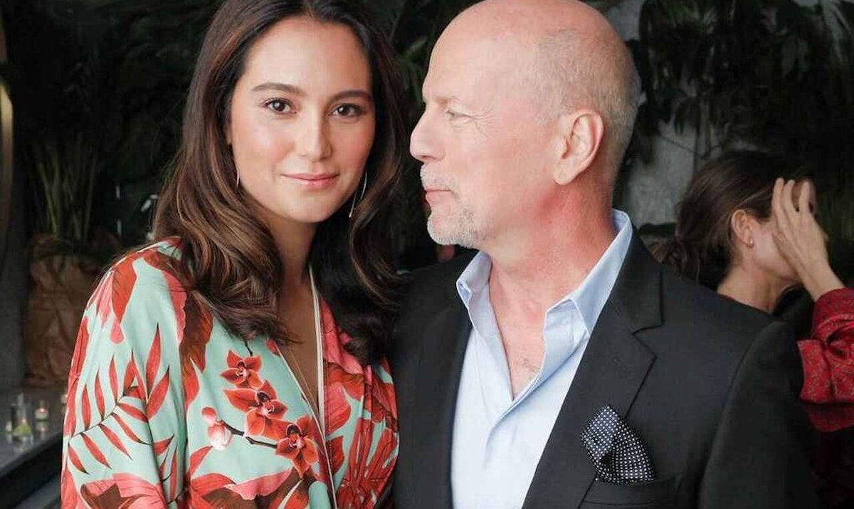 Emma Heming e Bruce Willis si baciano