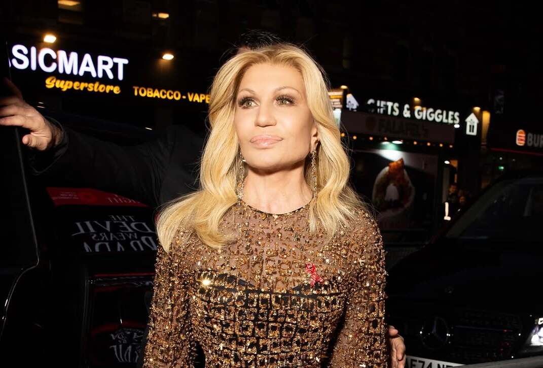 Donatella Versace impressiona com transformação de visual