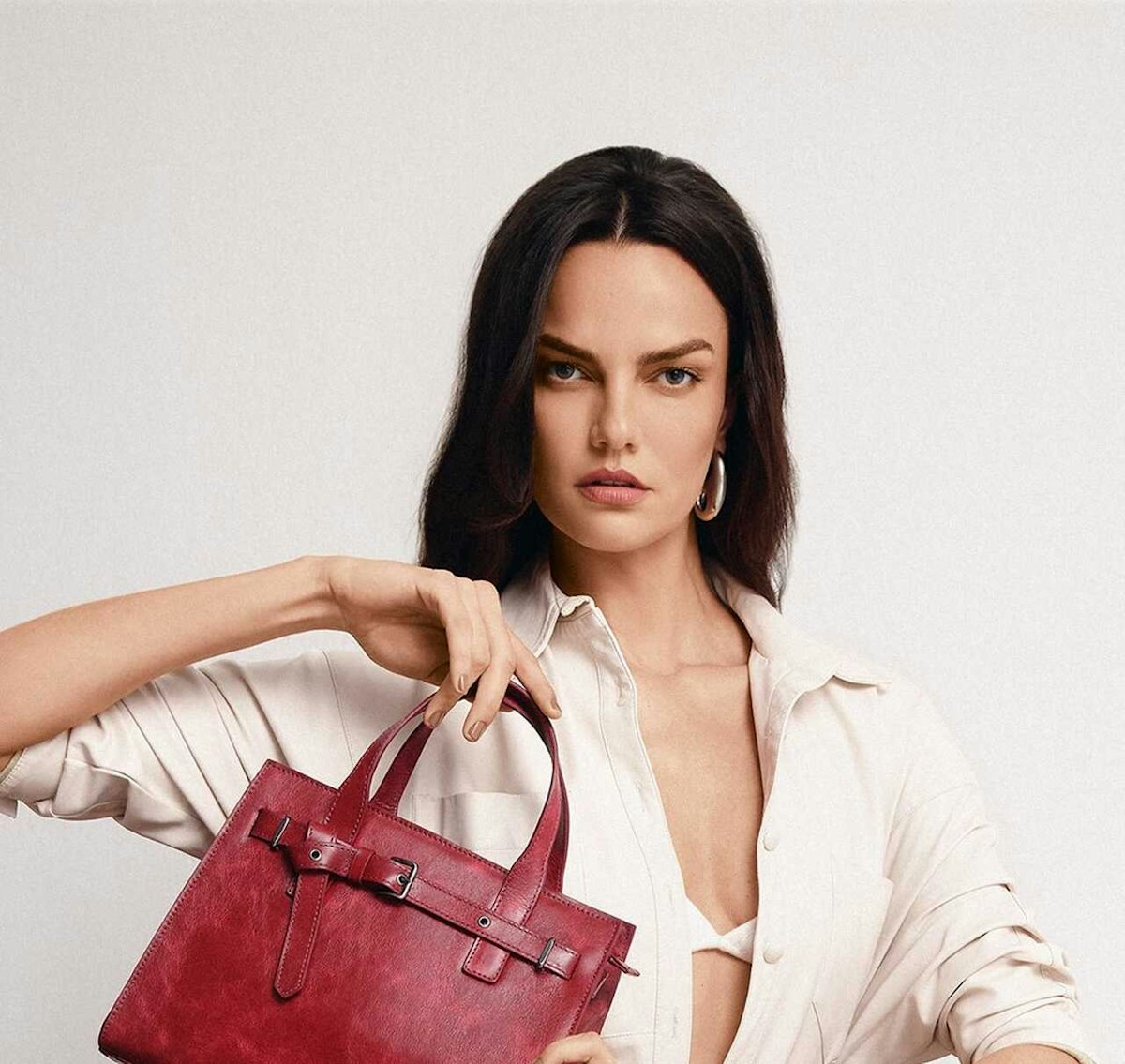 Corello apresenta Bárbara Fialho como estrela de sua campanha