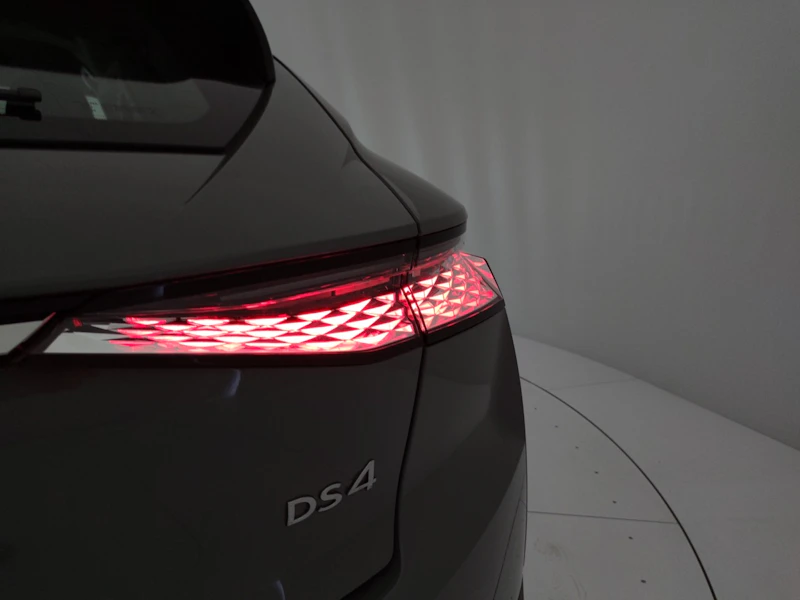 Ds DS4