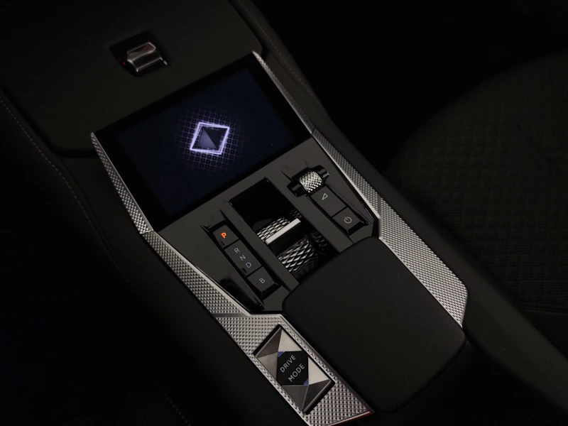 Ds DS4