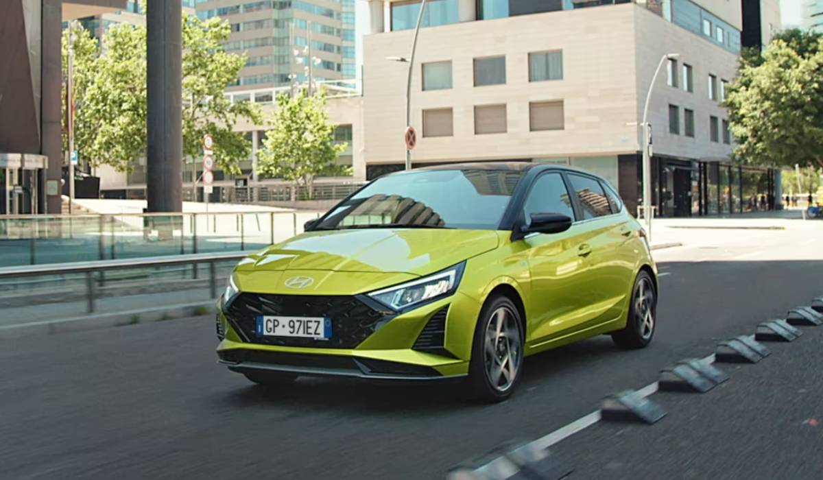 hyundai-i20-stock-mobile