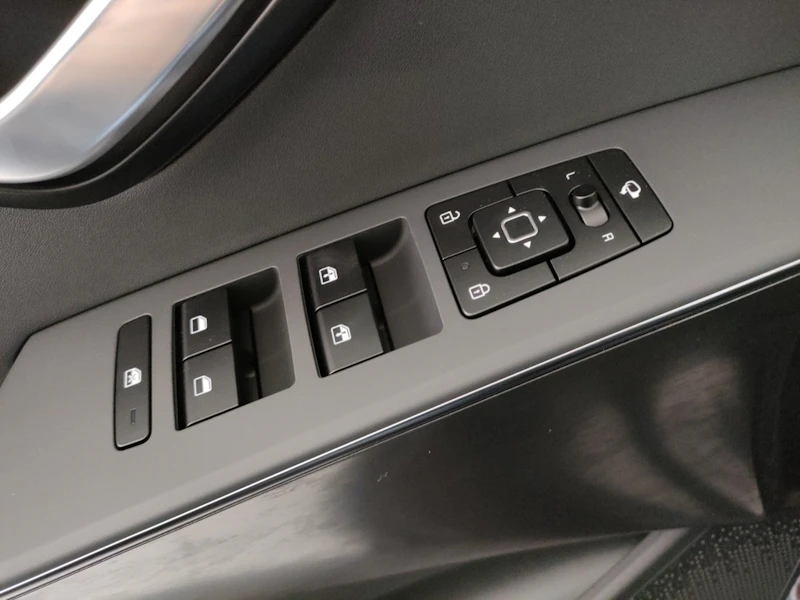 Kia Niro Nuovo Ibrido benzina Niro Porto Mantovano