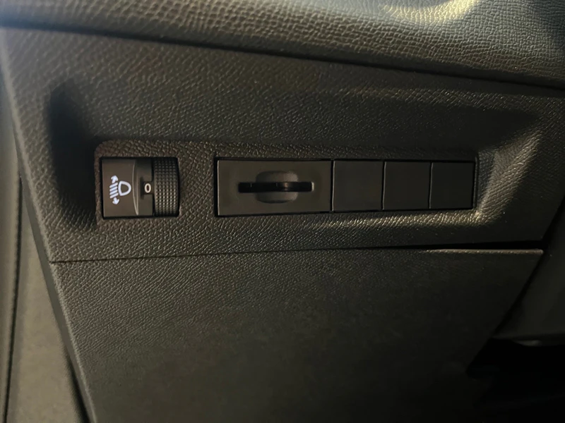 Peugeot 408 Nuovo Ibrido benzina 408 Verona