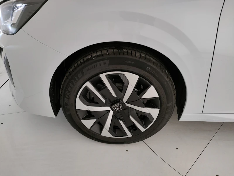 Peugeot 208 Nuovo Benzina 208 Verona