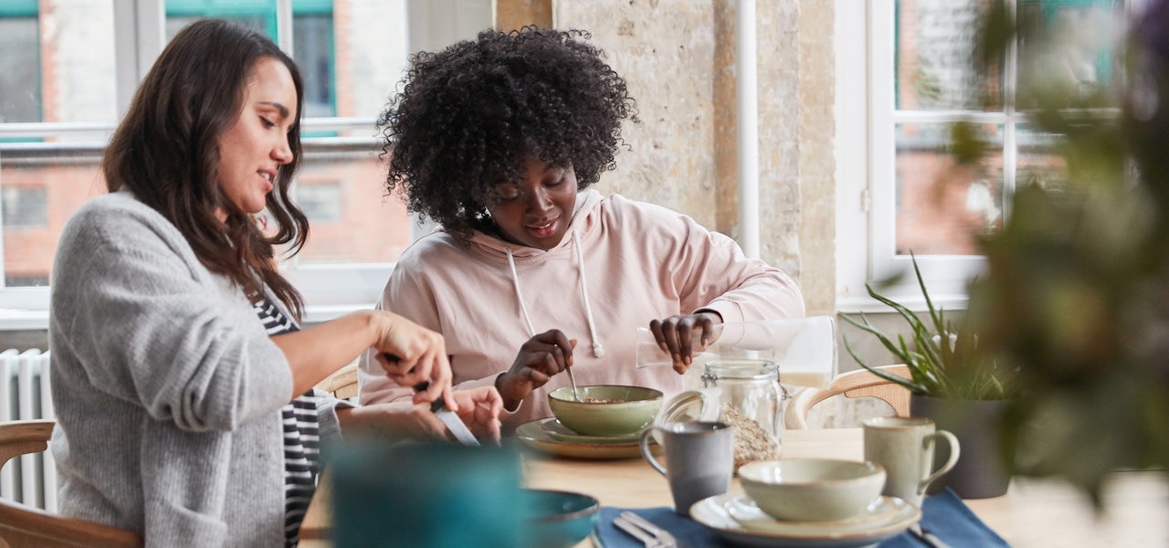 two-women-eating-breakfast