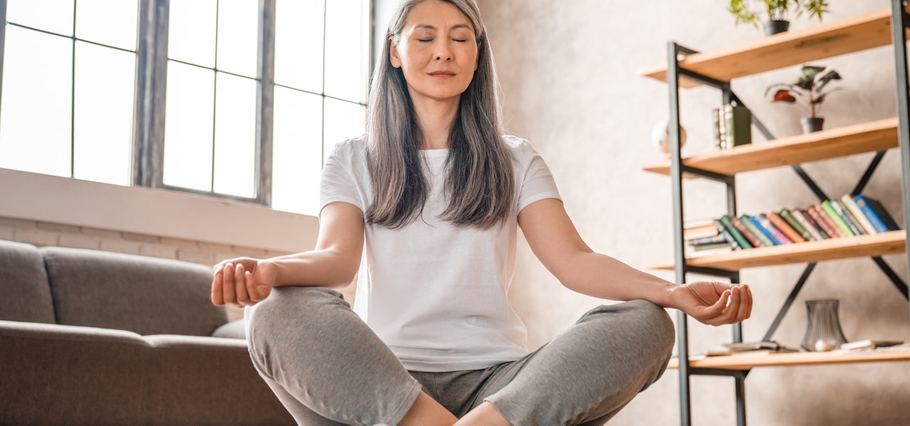 woman-meditating