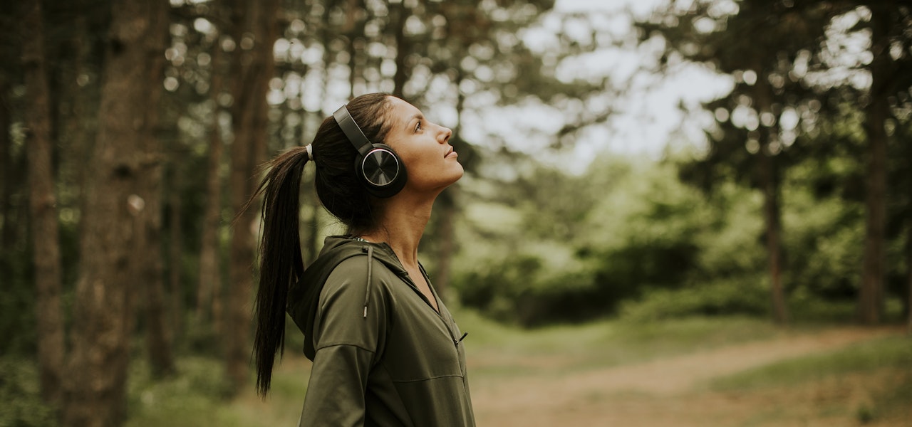 woman-listening-to-music