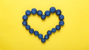 blueberries-in-heart-shape