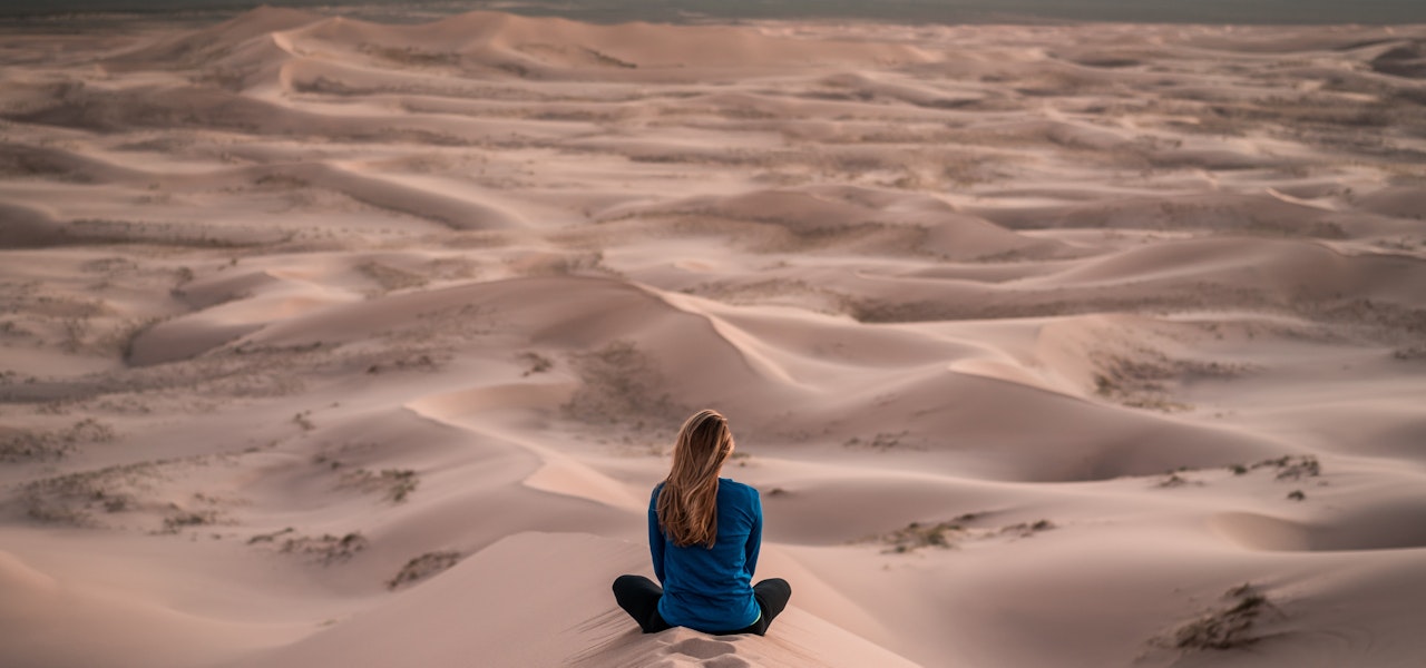 woman-in-desert
