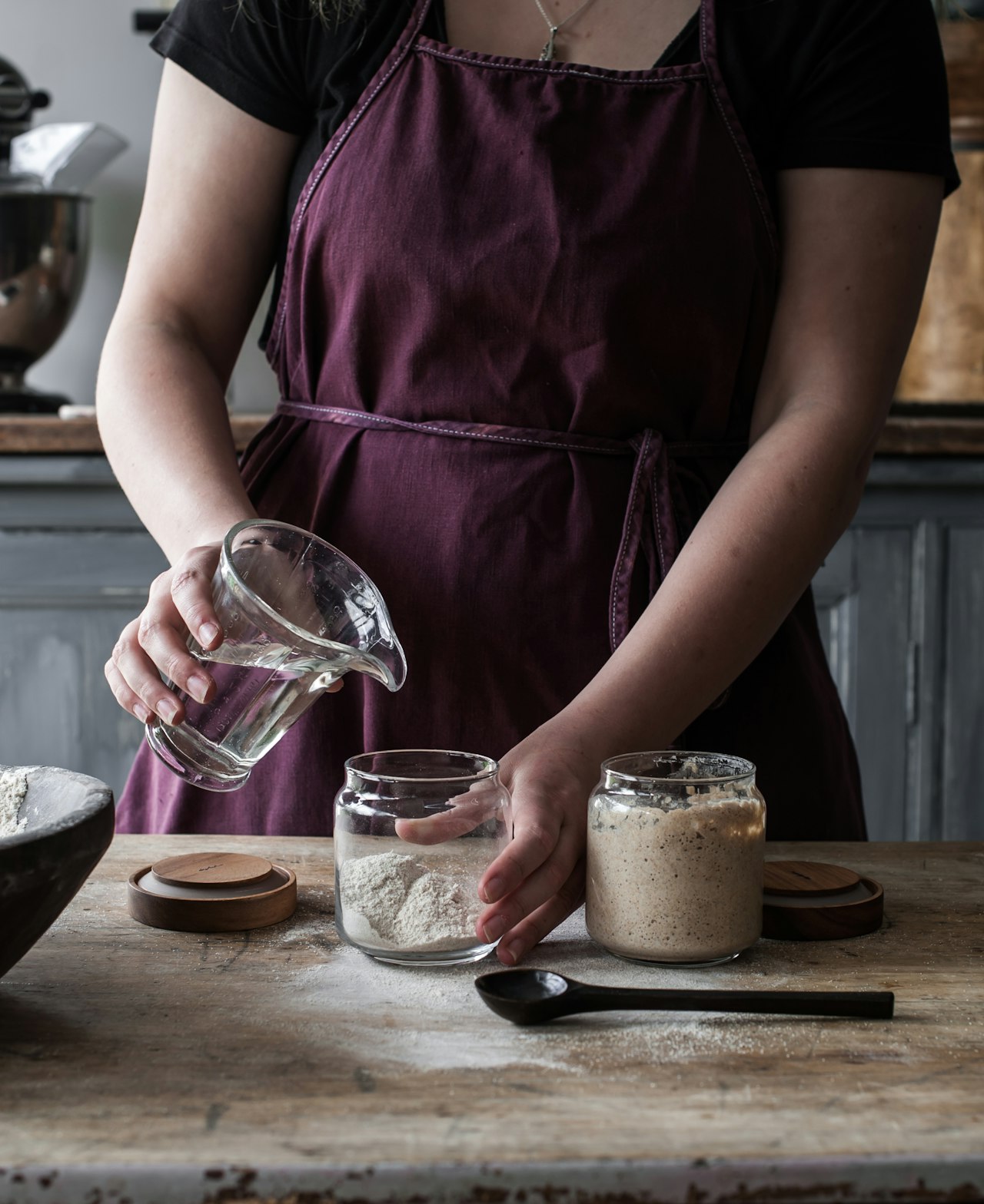 refreshing-sourdough-starter