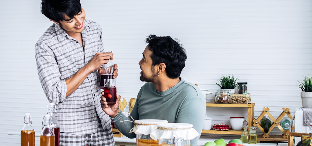 Two-people-enjoying-homemade-kombucha