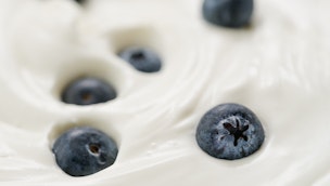 blueberries-in-yogurt