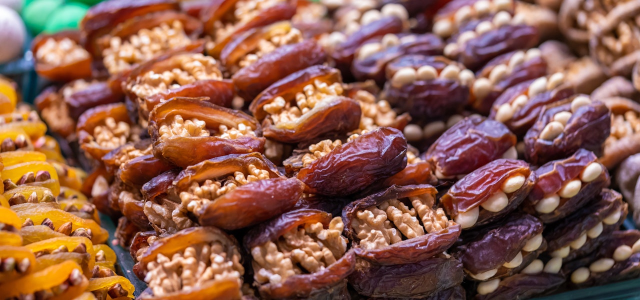 dates-stuffed-with-nuts