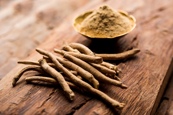 raw-and-powdered-ashwagandha