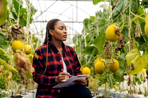 food-scientist-in-greenhouse