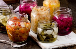 fermented-vegetables-in-jars