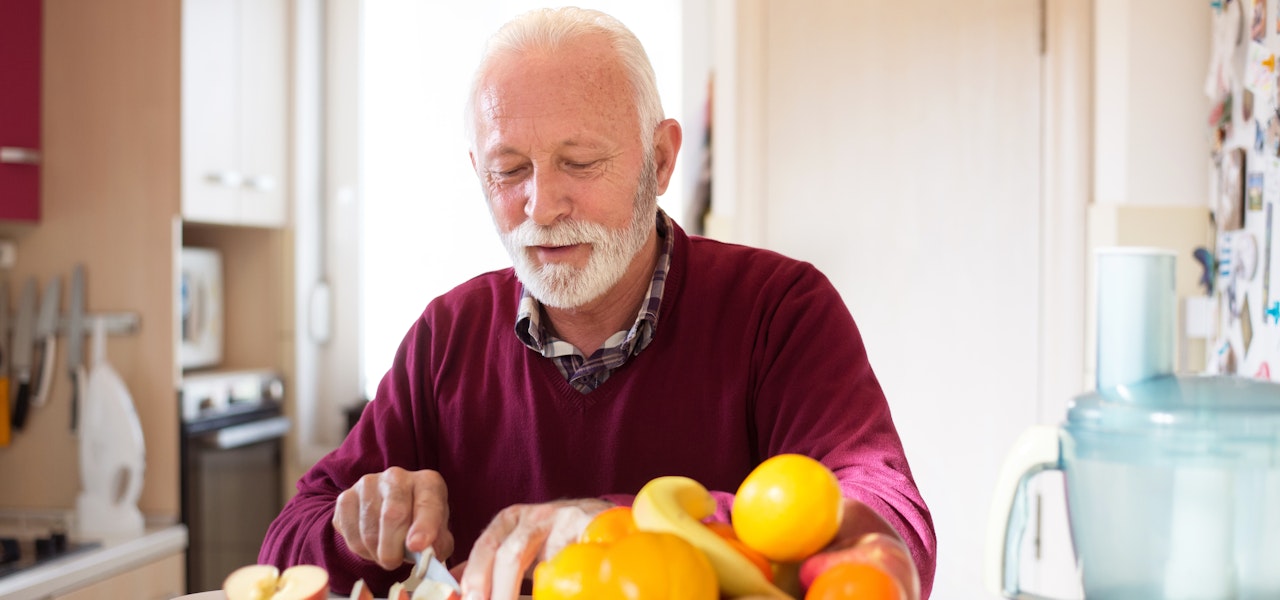 mindfully-enjoying-fruit-slices