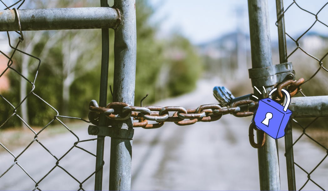 blogpost-image of a gate that is locked with a chain but the lock is open