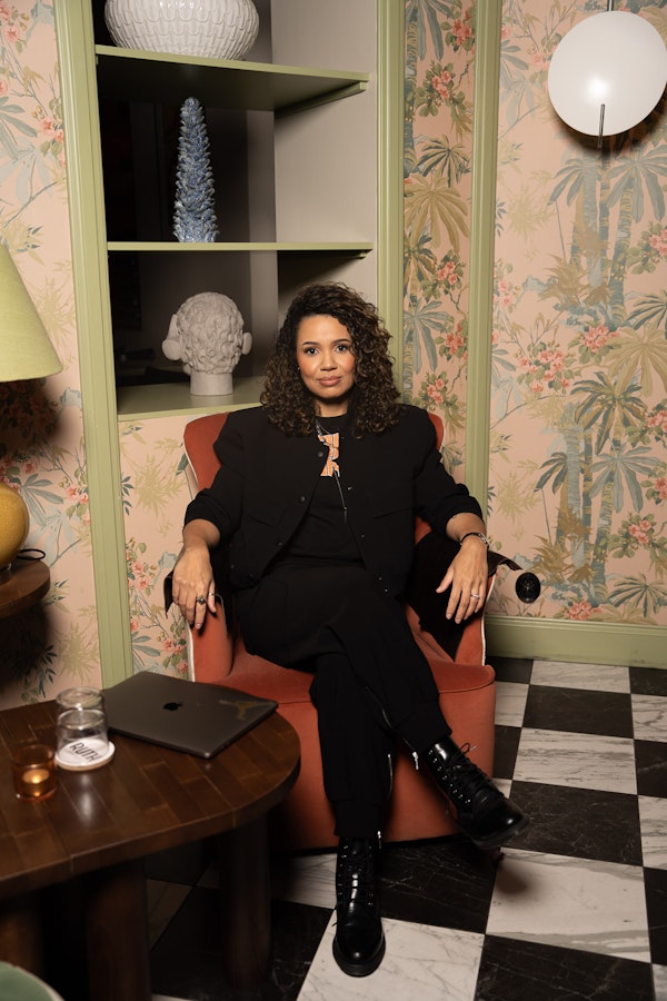 Personal branding portrait at nice hotel of Alexandra Davis