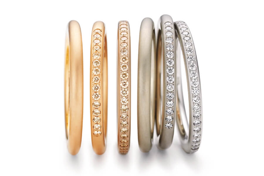 Ringe in verschiedenen Niessing-Farben