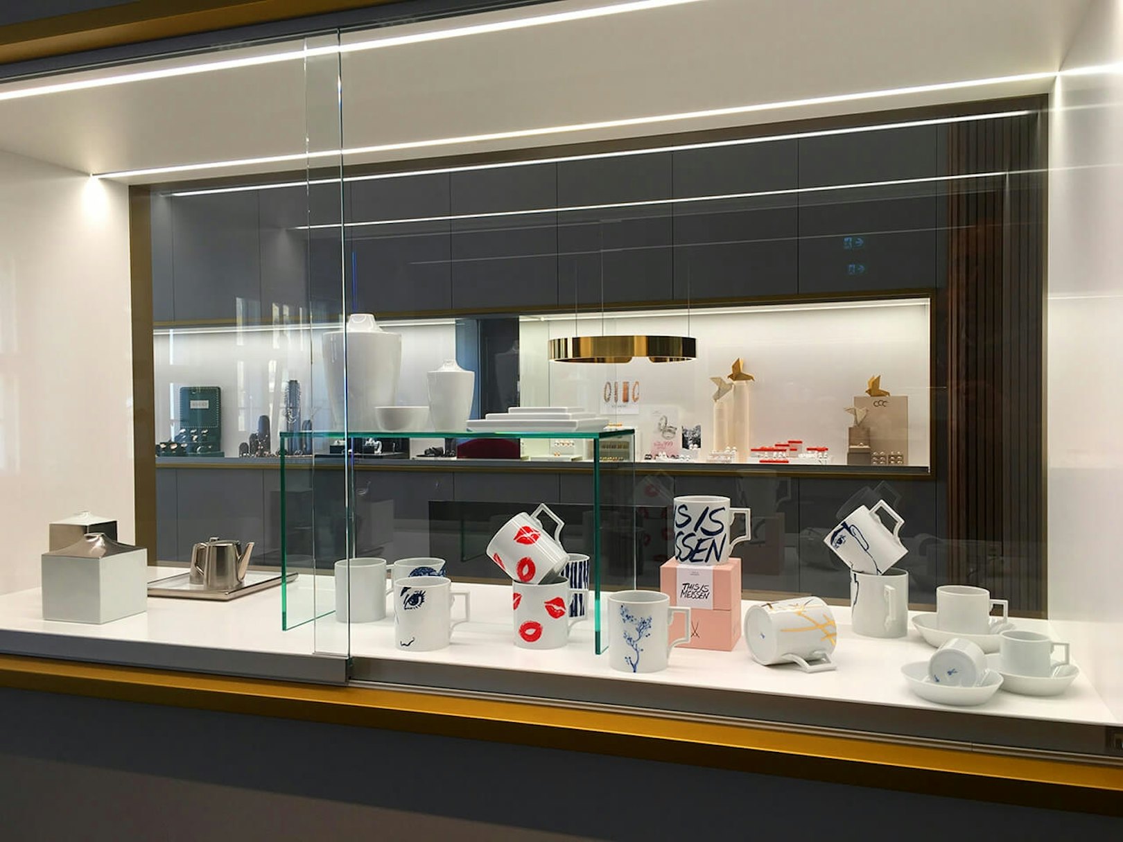 Meissen Vitrine