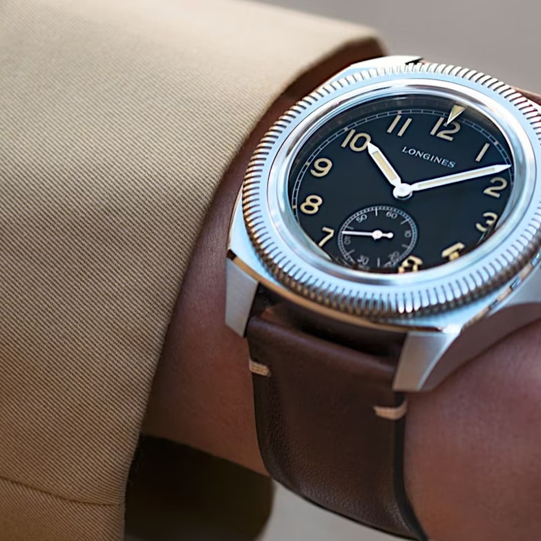 Longines Pilot Majetek Fliegeruhr mit drehbarer Lünette und Kissenform