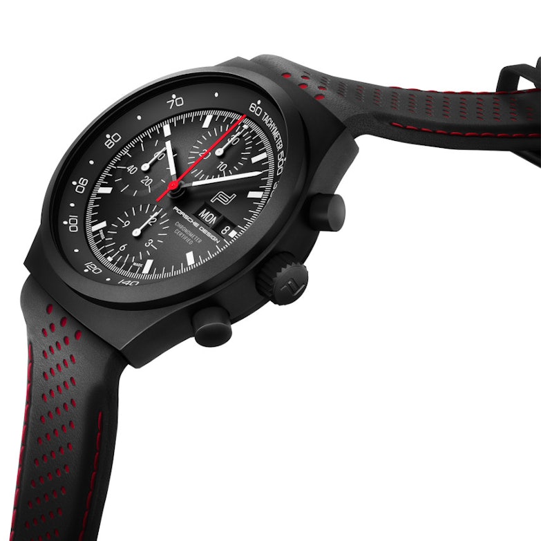 Porsche Design Ennstal Classic mit schwarz-rotem Lederband seitlich