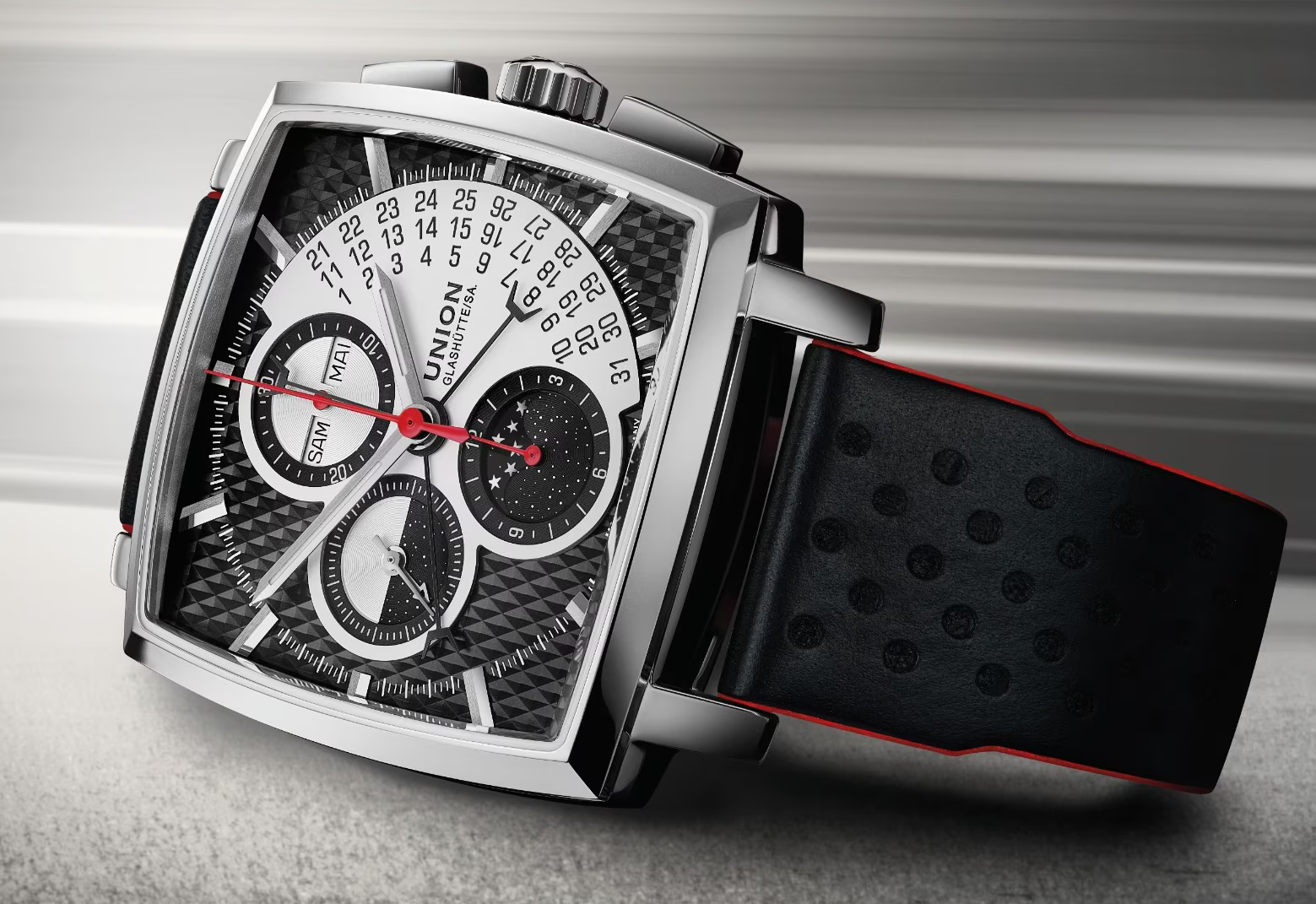 Union Glashütte Detailbild 2 - Averin Chronograph in schwarz-weiß vor einem grauen Hintergrund