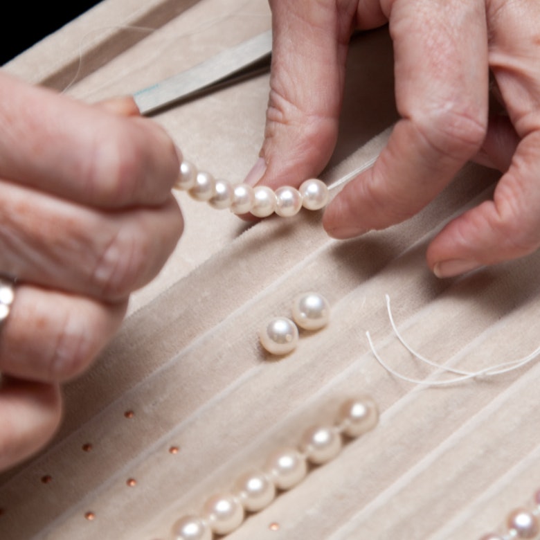 Perlenketten aufziehen Teaserbild