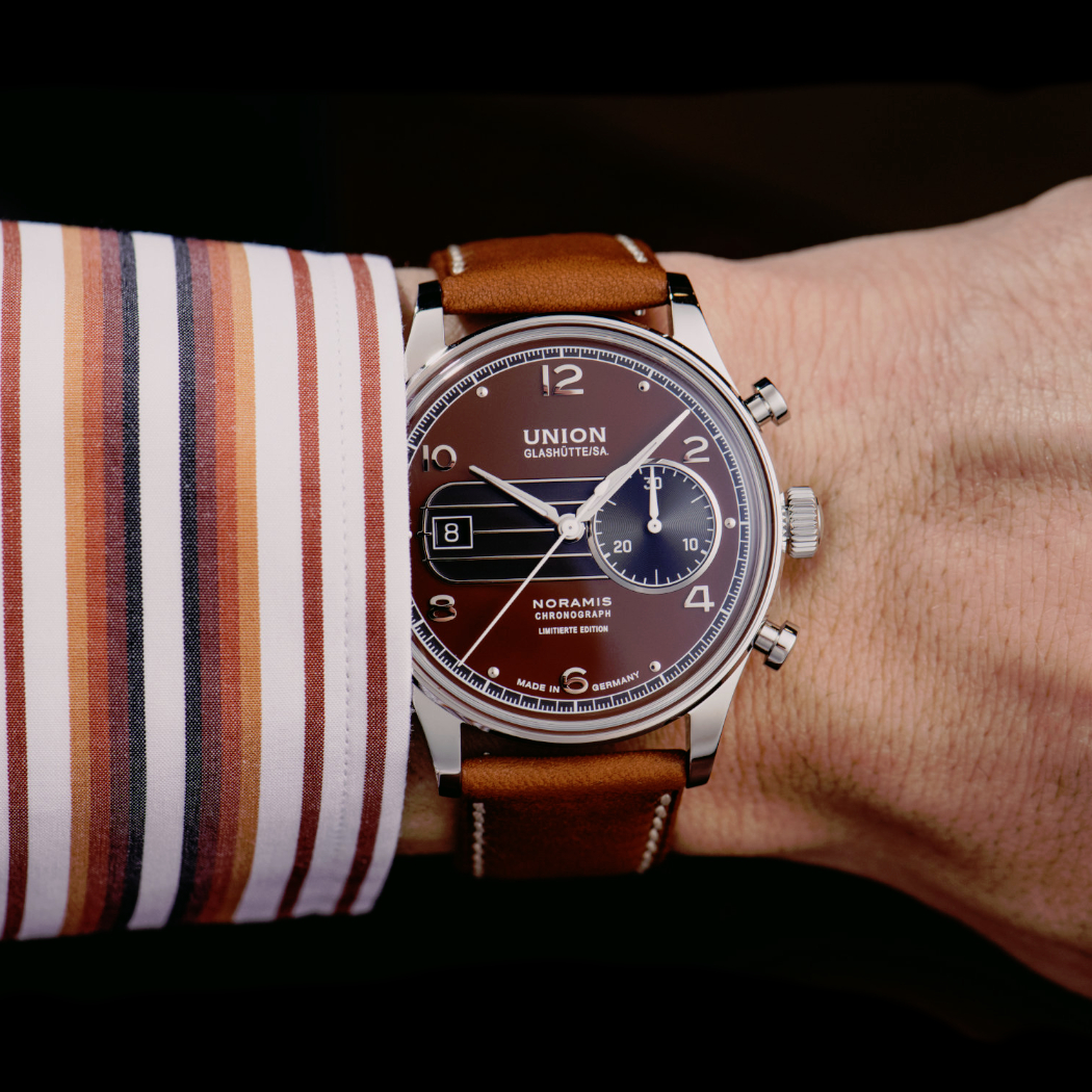 Union Sachsen Classic Edition 2023 - Modell mit braunem Lederband an einem Handgelenk