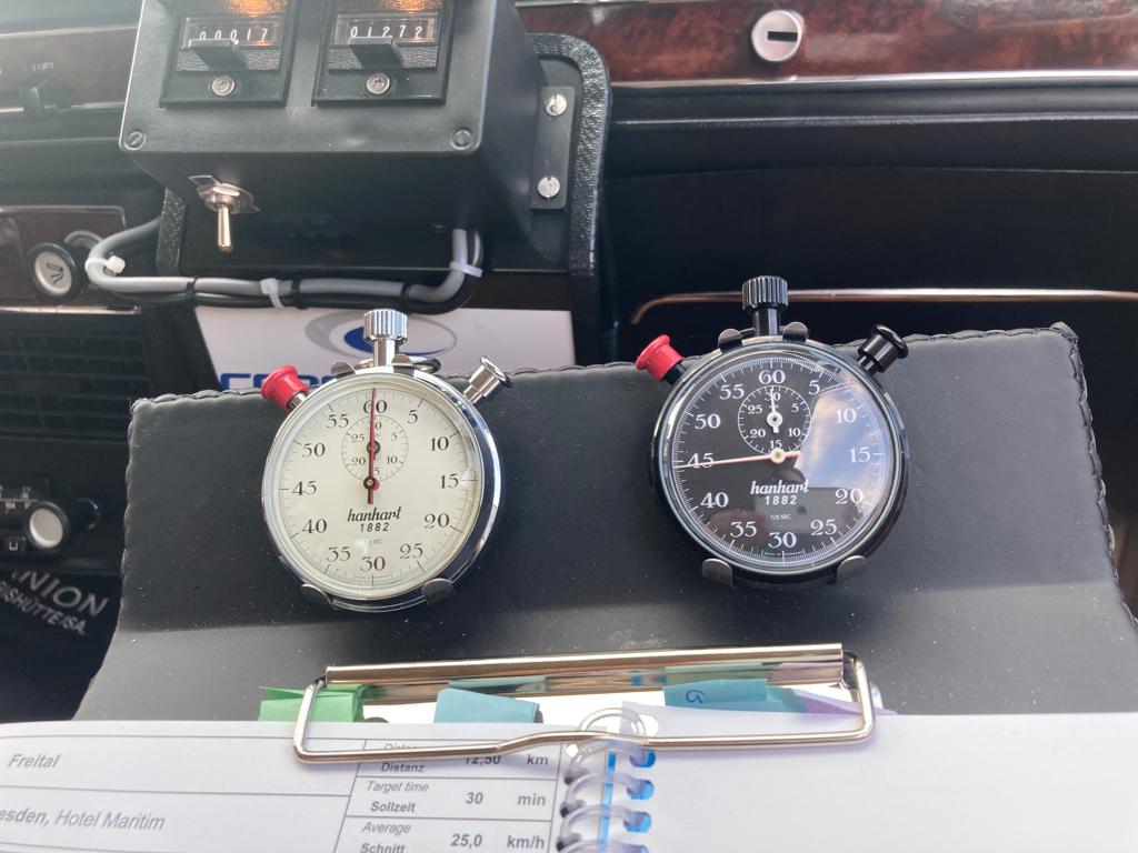Zeitmessung im Oldtimer mit Hanhart Stoppuhren
