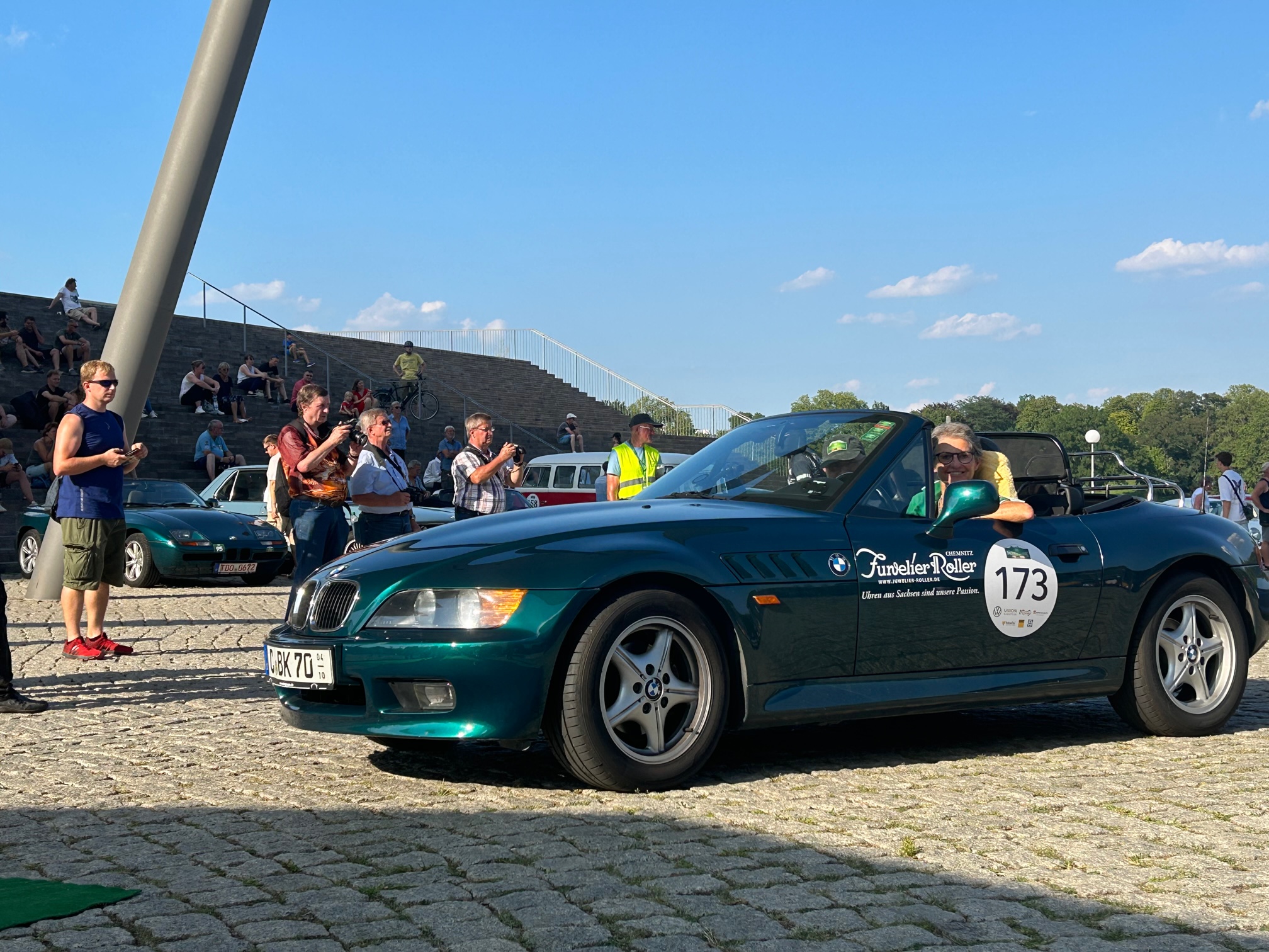 Das 2. Juwelier Roller Team mit Andrea und Bernd Kippig im BMW Z3 von 1997.