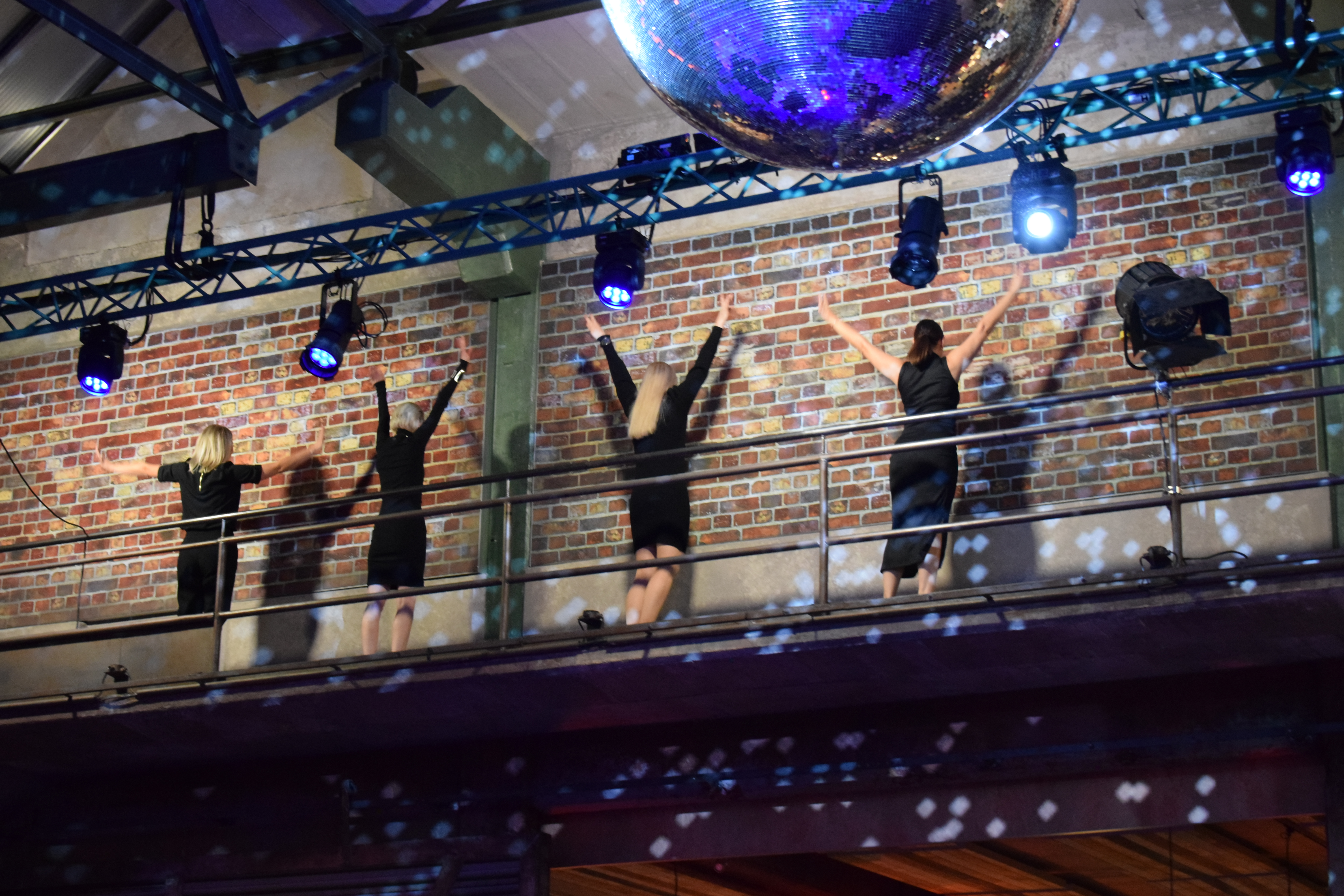 Performance der Tänzerinnen