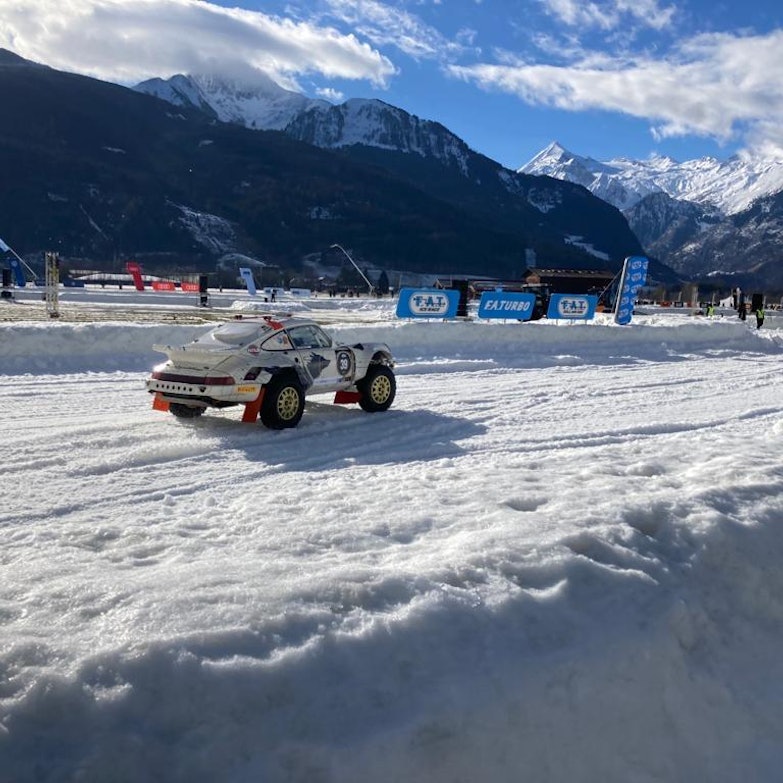 Vereistes Flugplatzgelände Zell am See