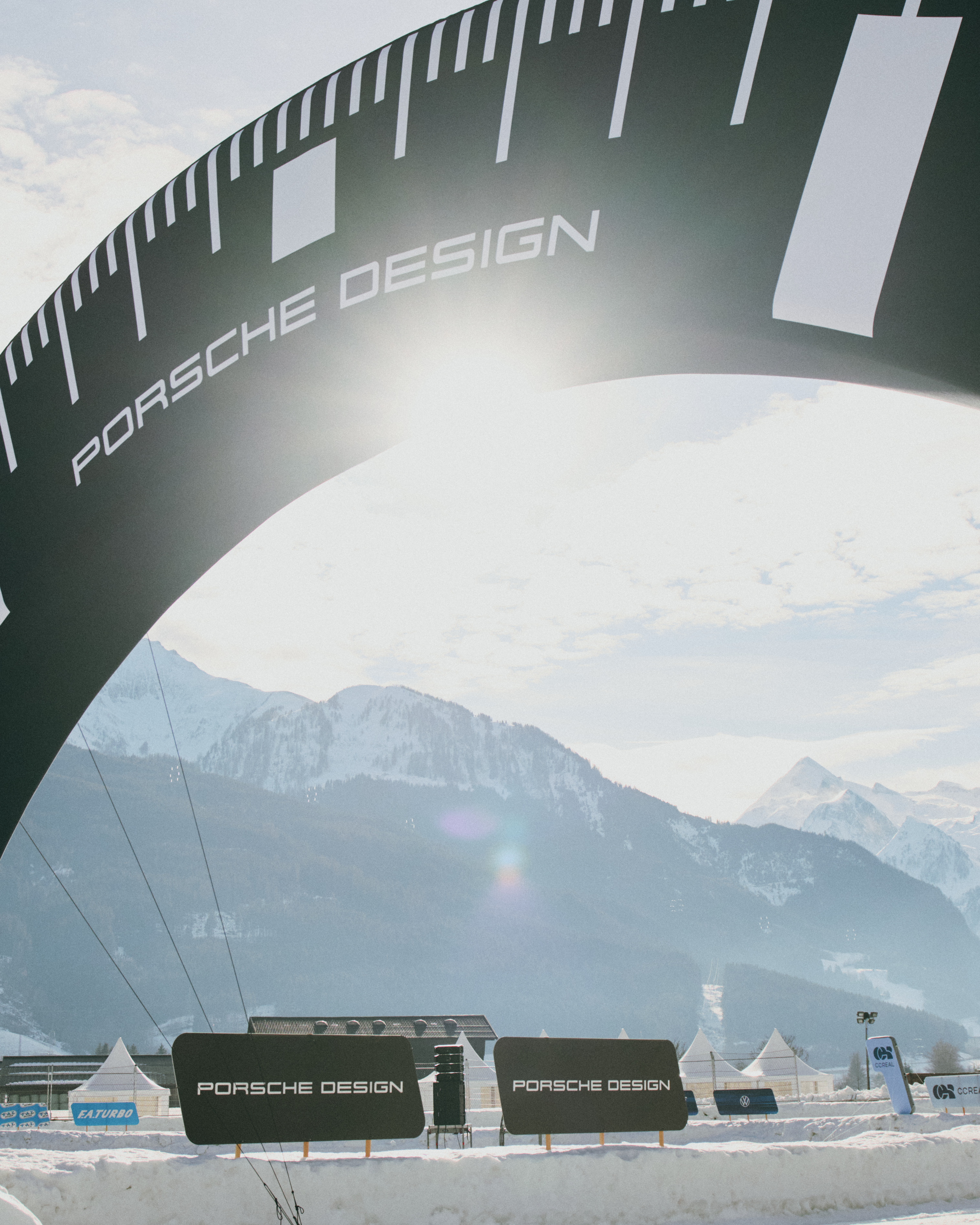 Porsche Design Zielbogen Ice Race